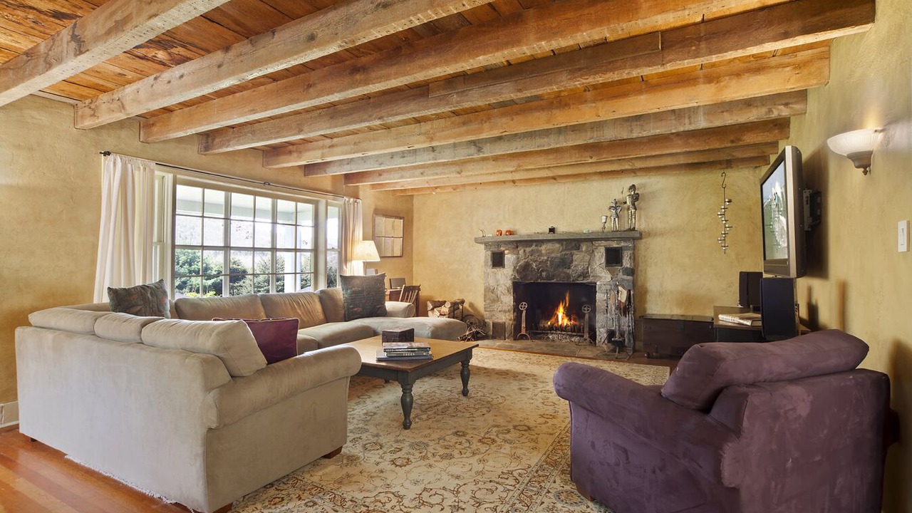 Photo of Livingroom in Lake Hill