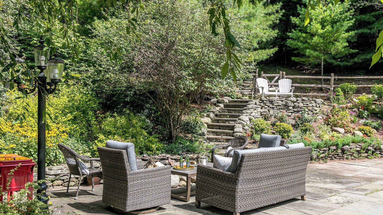 Photo of Patio Balcony in Lake Hill