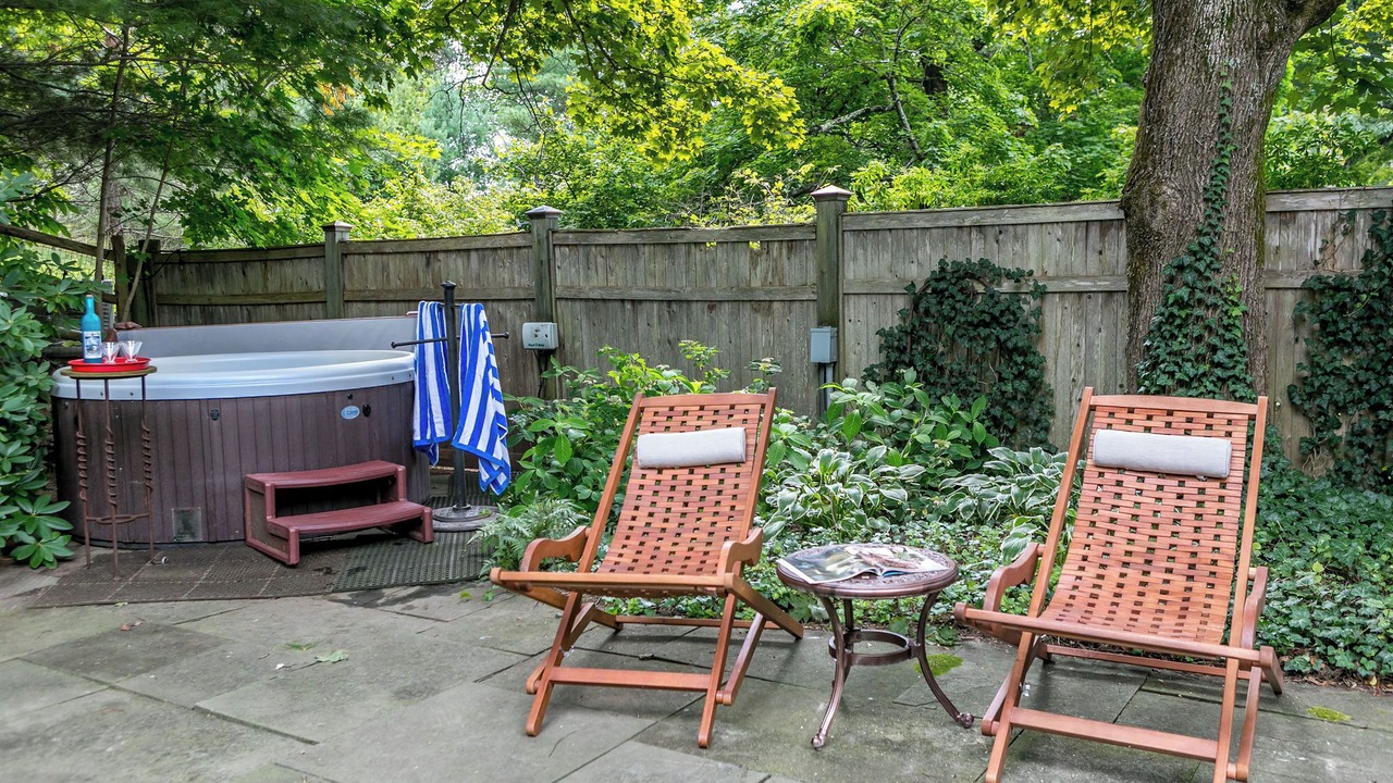 Photo of Outdoor in Lake Hill