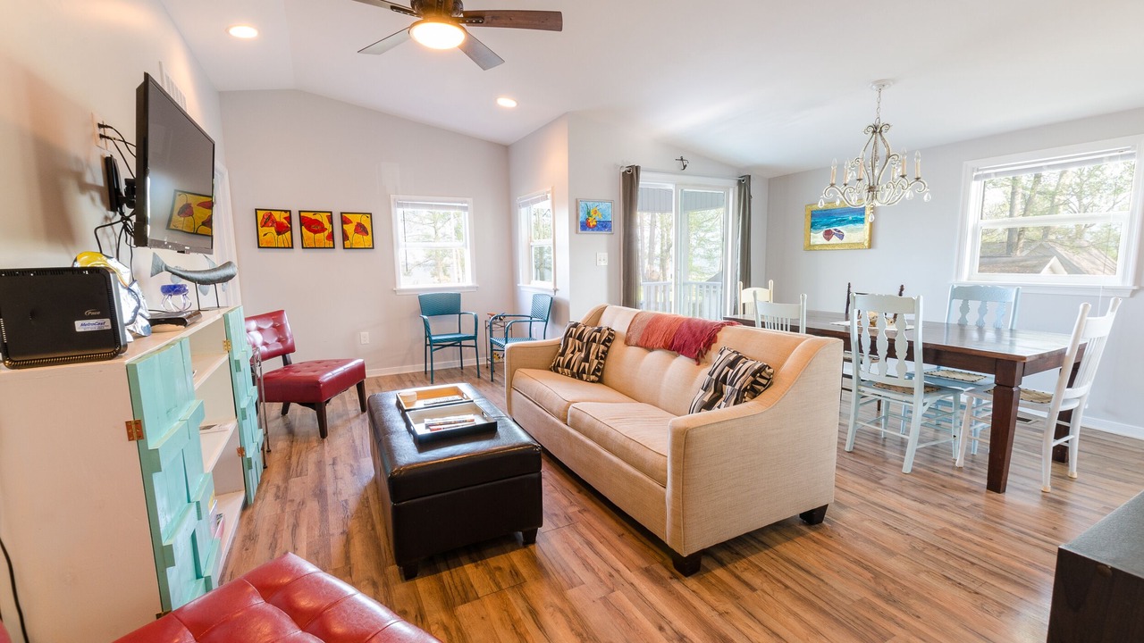 Photo of Livingroom in Colonial Beach