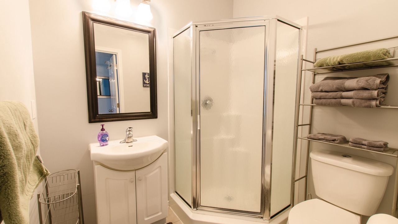 Photo of Bathroom in Colonial Beach