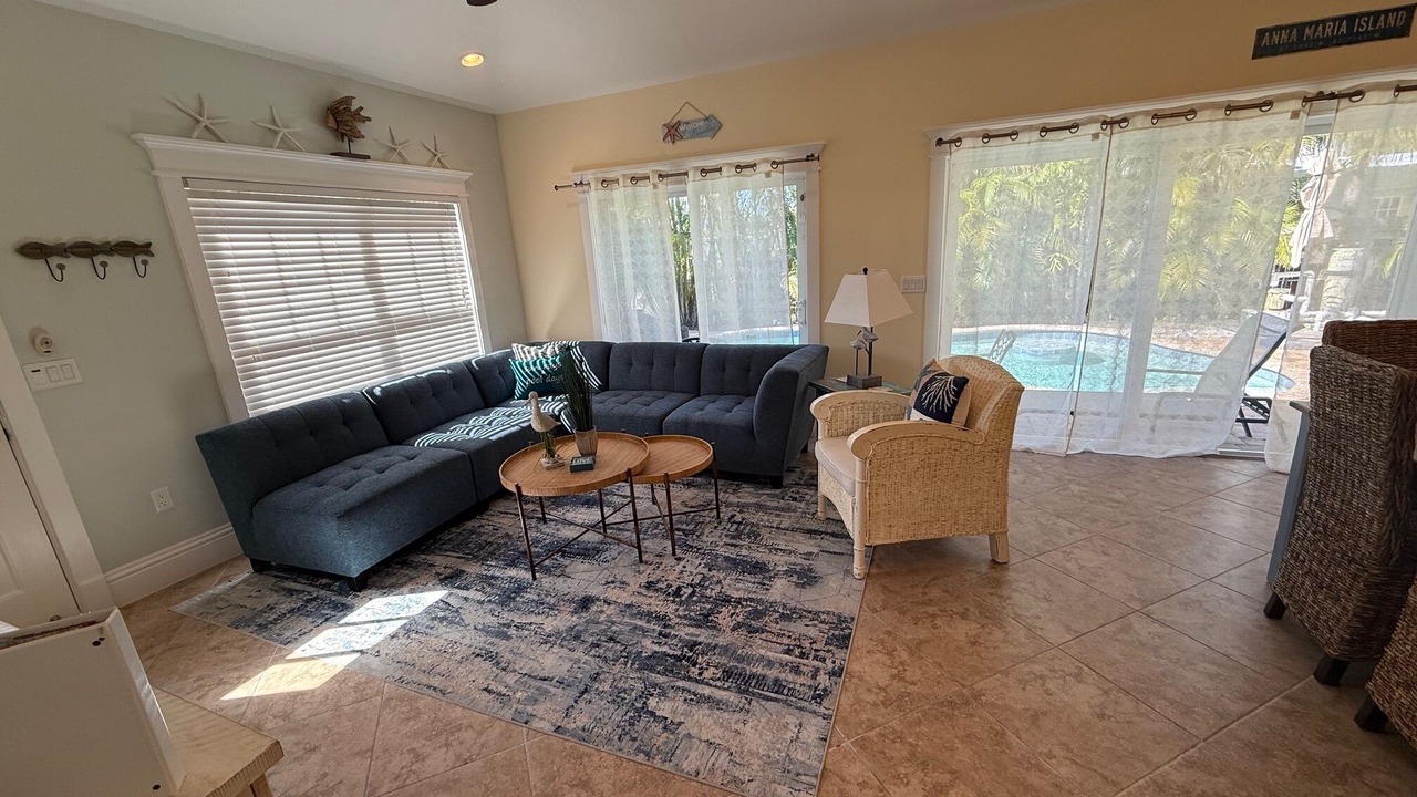 Photo of Livingroom in Holmes Beach