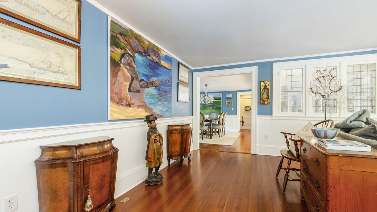 Photo of Livingroom in Barnstable