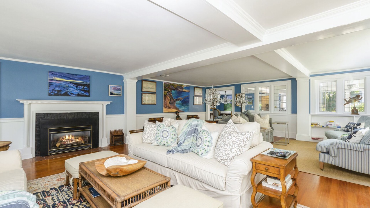 Photo of Livingroom in Barnstable