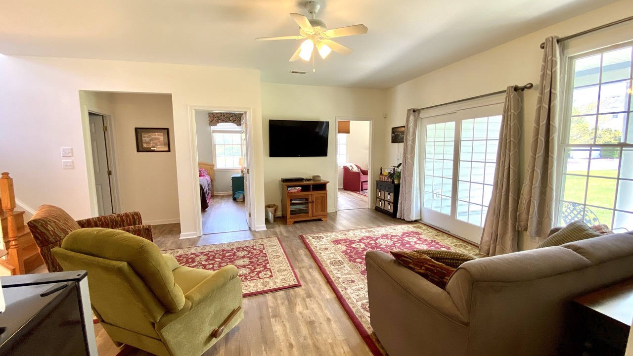 Photo of Livingroom in Bayside