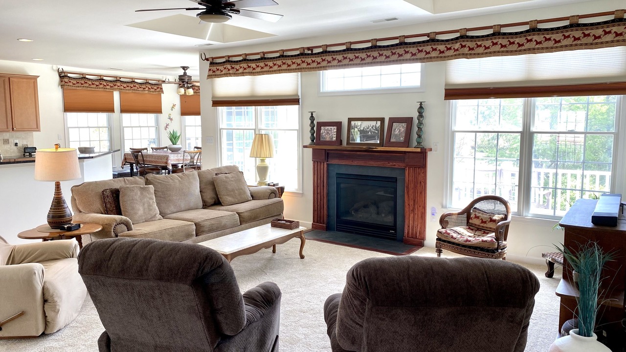 Photo of Livingroom in Bayside