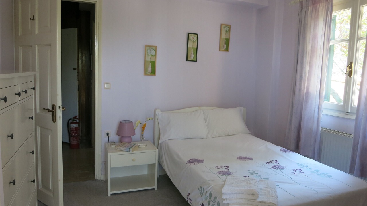 Photo of Bedroom in Makrata