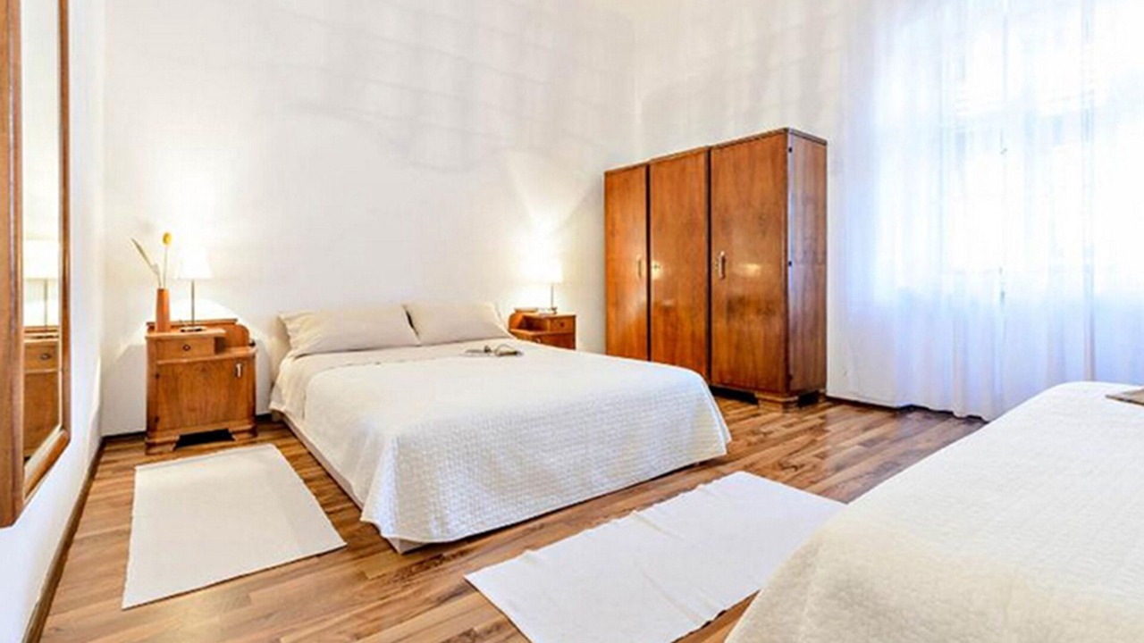 Photo of Bedroom in Pile