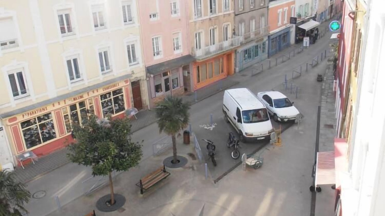 Photo of Others in Le Palais