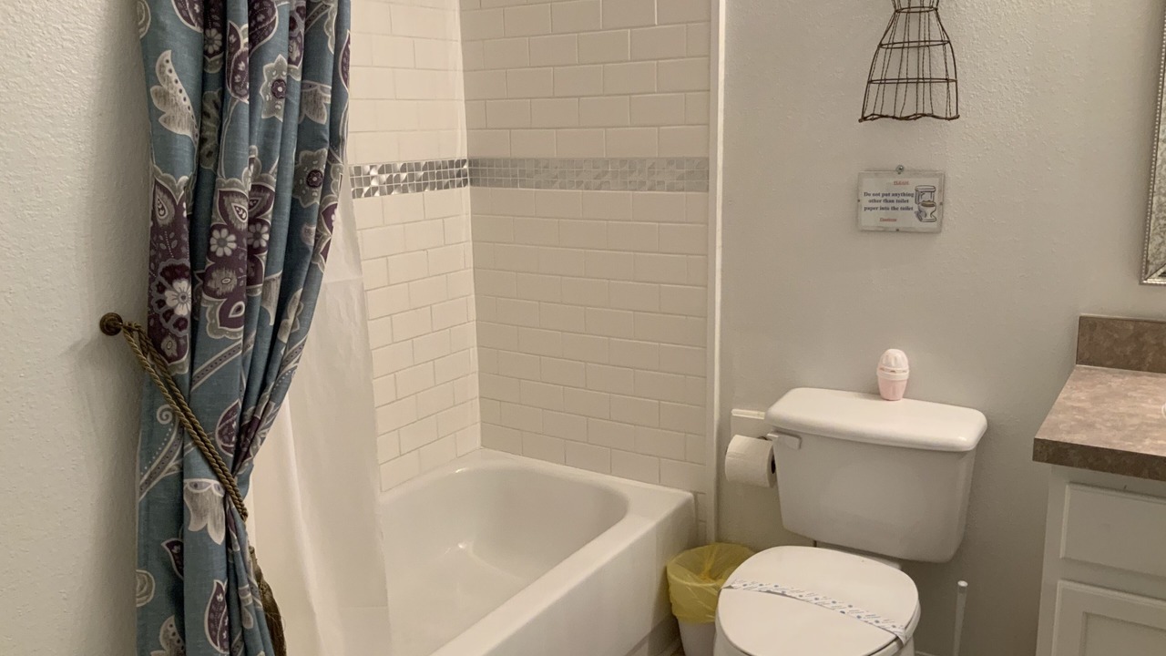 Photo of Bathroom in Bridgewater Crossing