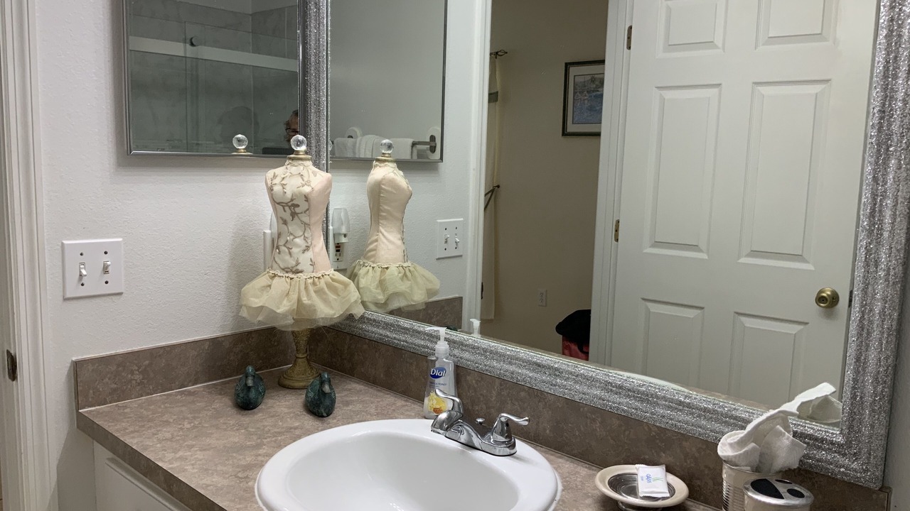 Photo of Bathroom in Bridgewater Crossing