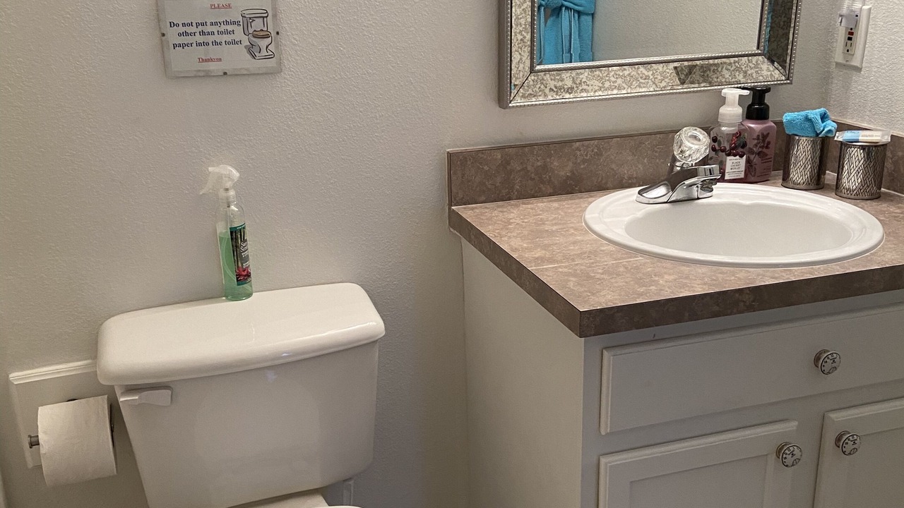 Photo of Bathroom in Bridgewater Crossing