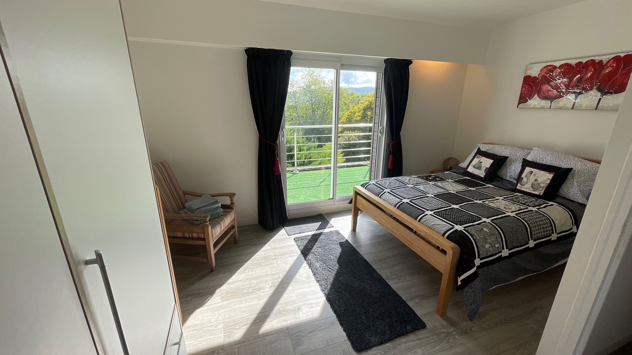 Photo of Bedroom in Saint-Thois