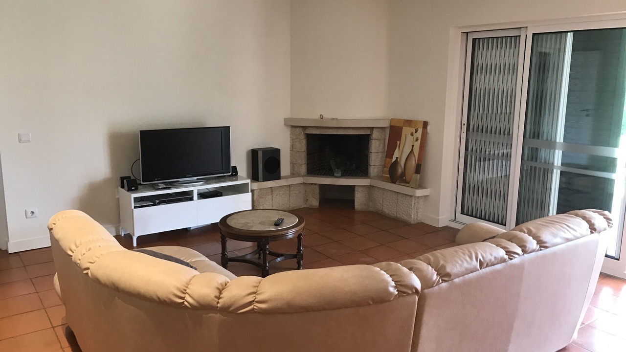 Photo of Livingroom in Alfeicao
