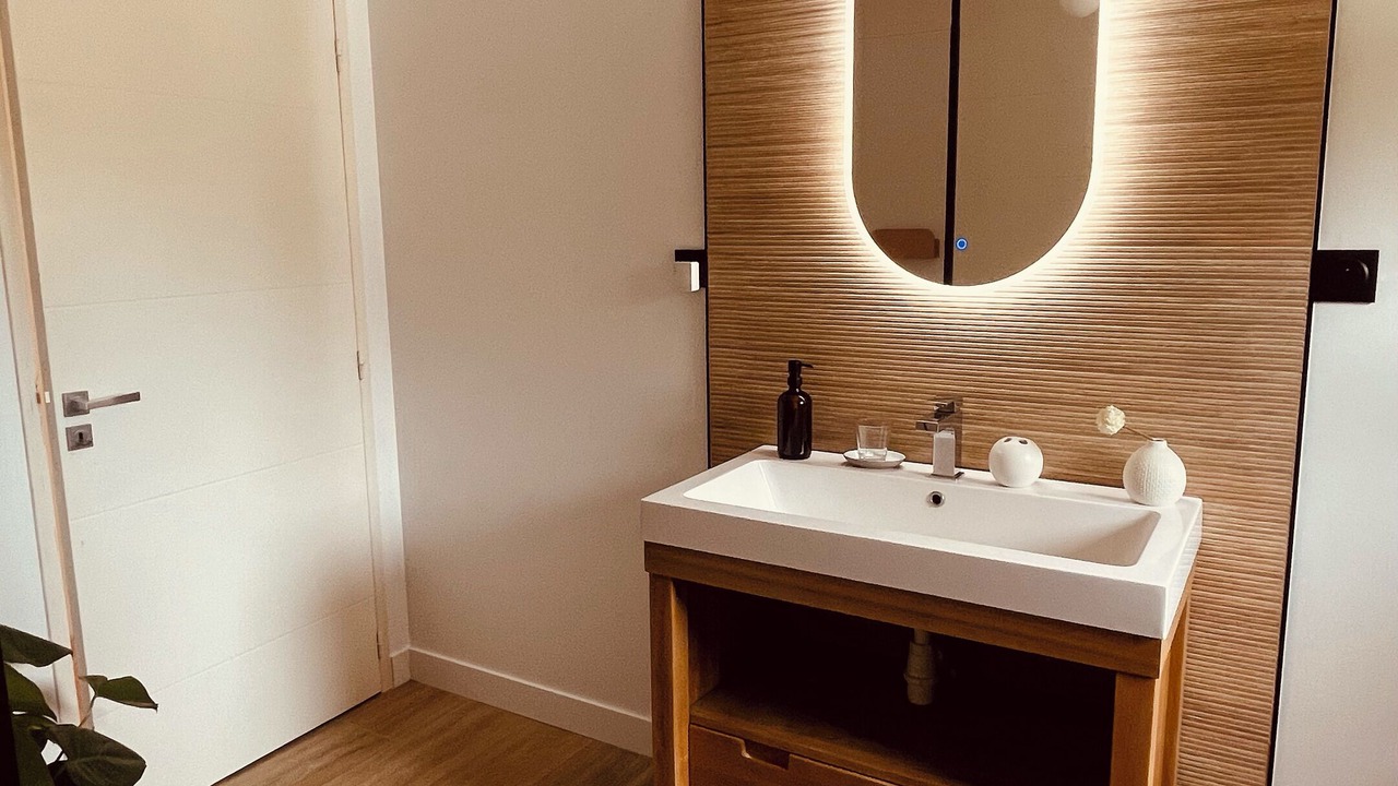 Photo of Bathroom in Ploudalmezeau