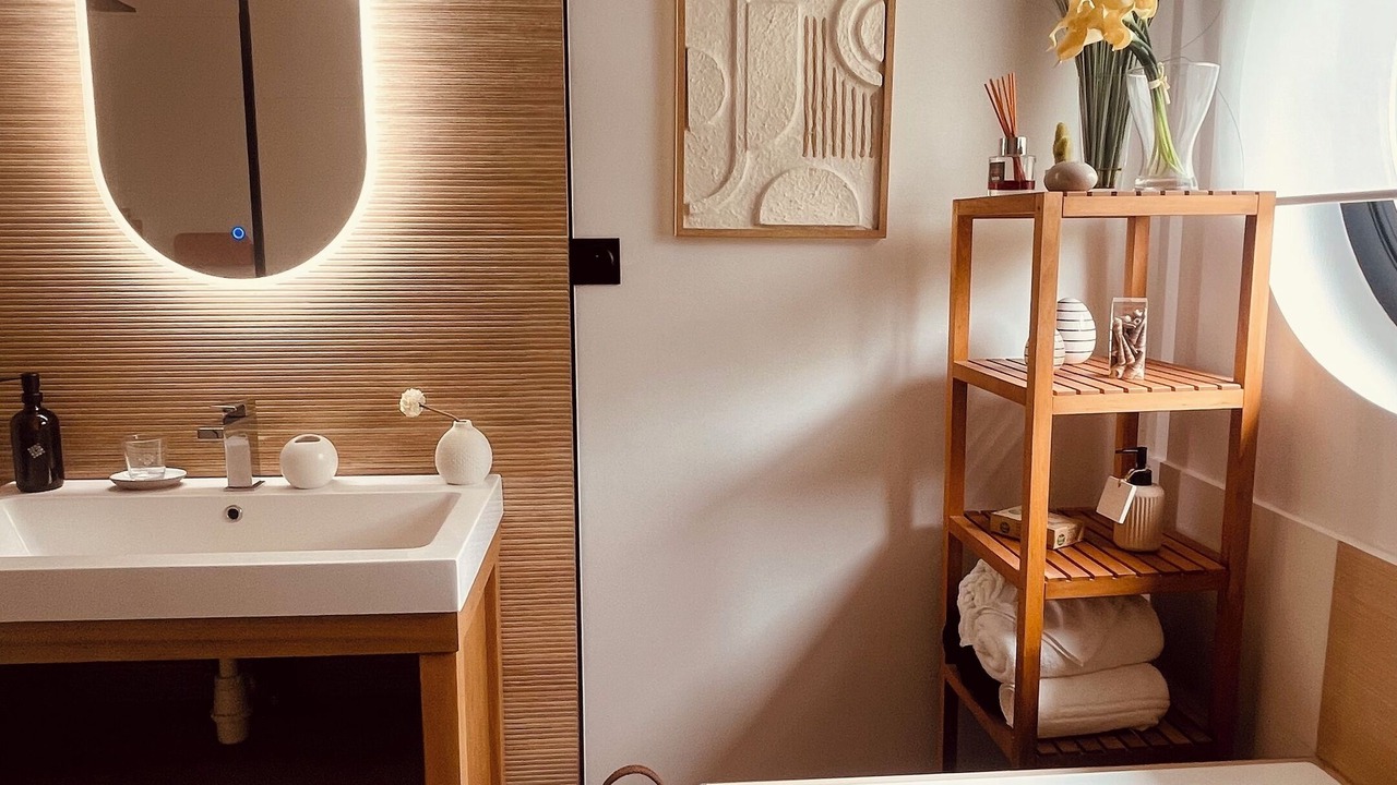 Photo of Bathroom in Ploudalmezeau