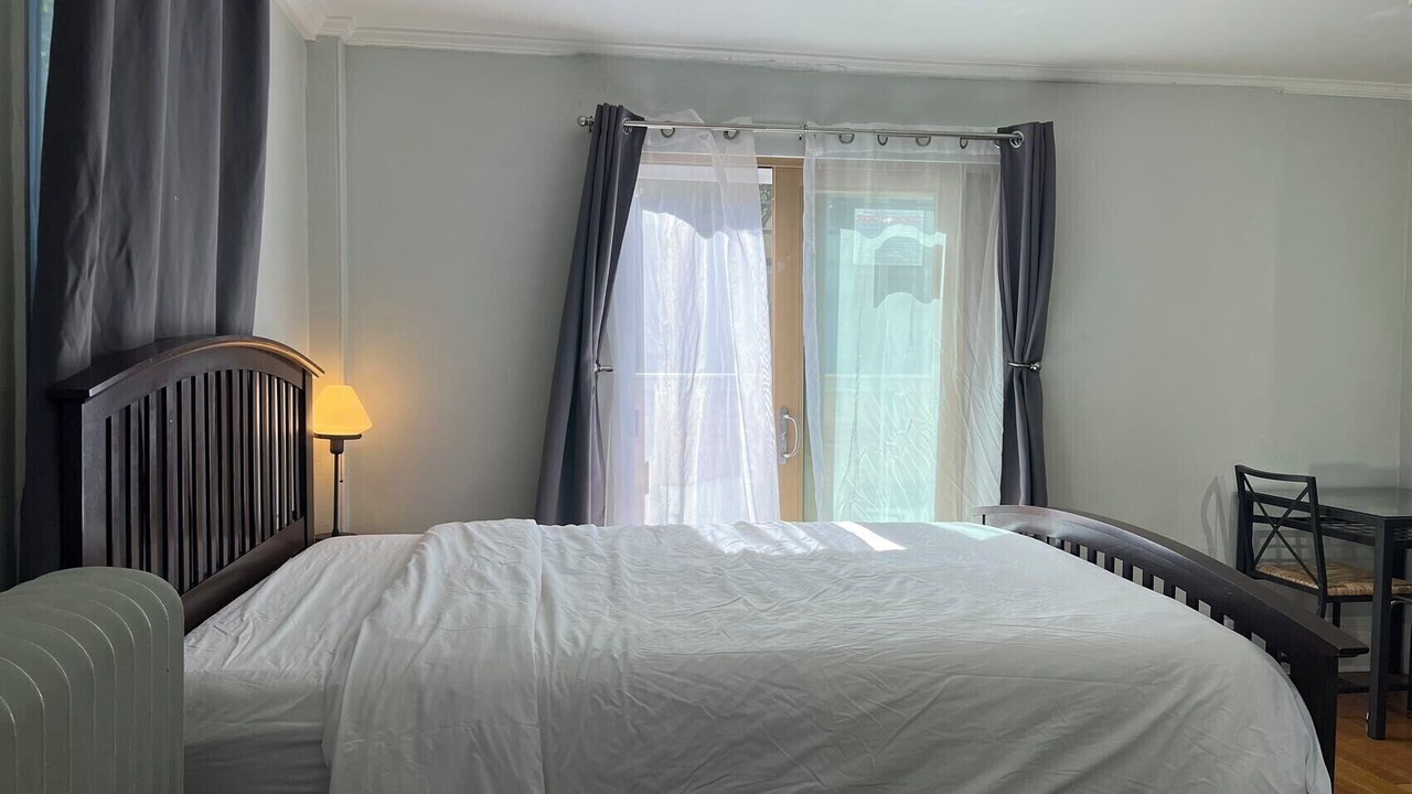 Photo of Bedroom in Central Square