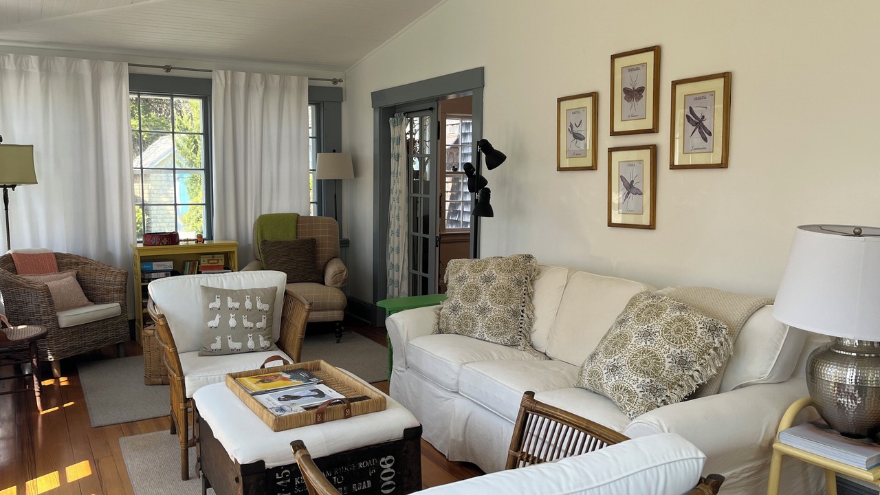 Photo of Livingroom in Chilmark
