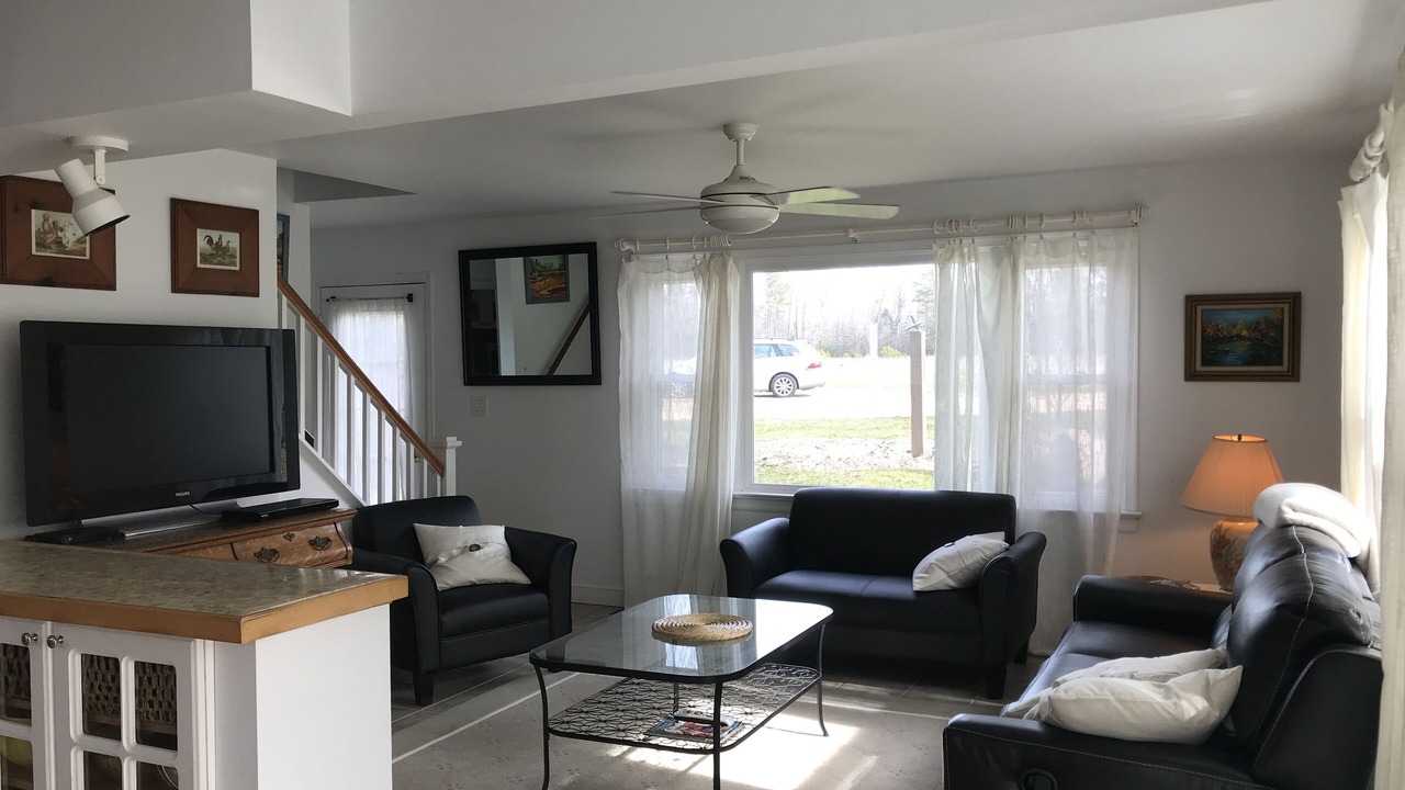 Photo of Livingroom in Charles City