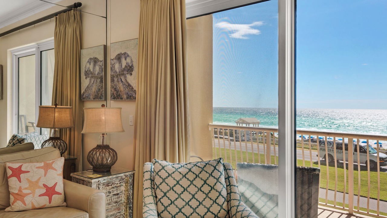 Photo of Livingroom in Miramar Beach