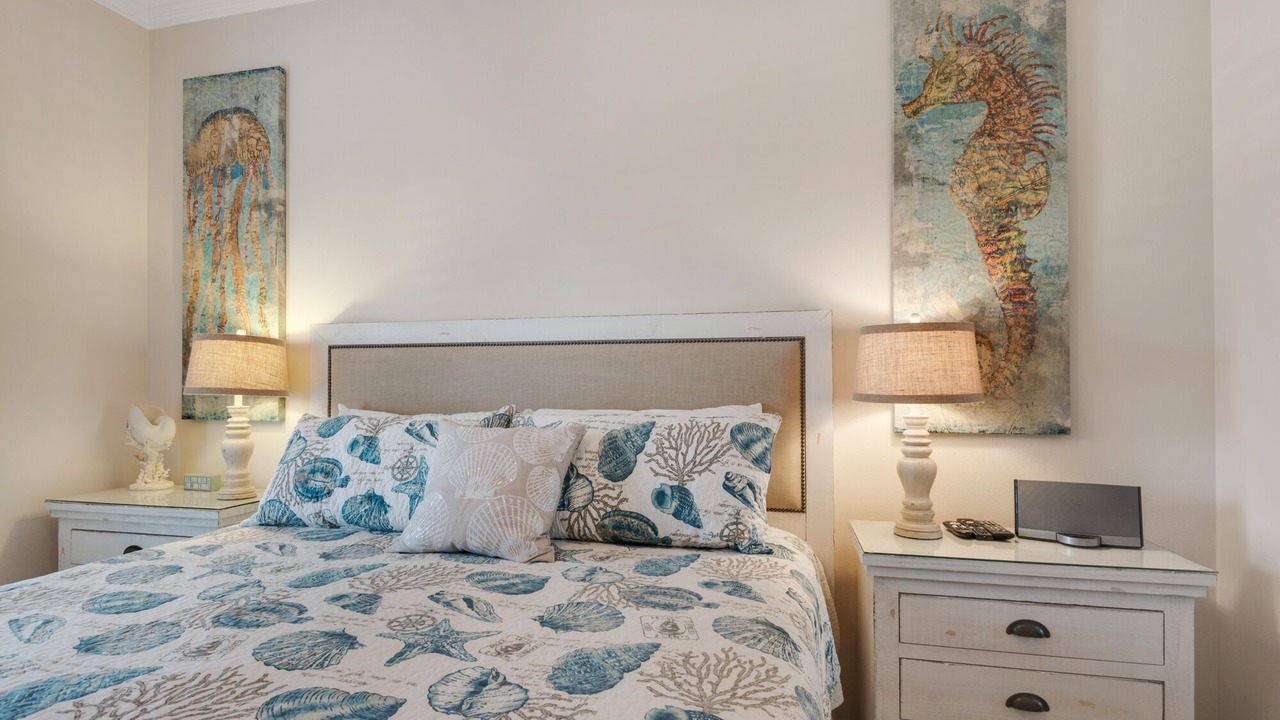 Photo of Bedroom in Miramar Beach