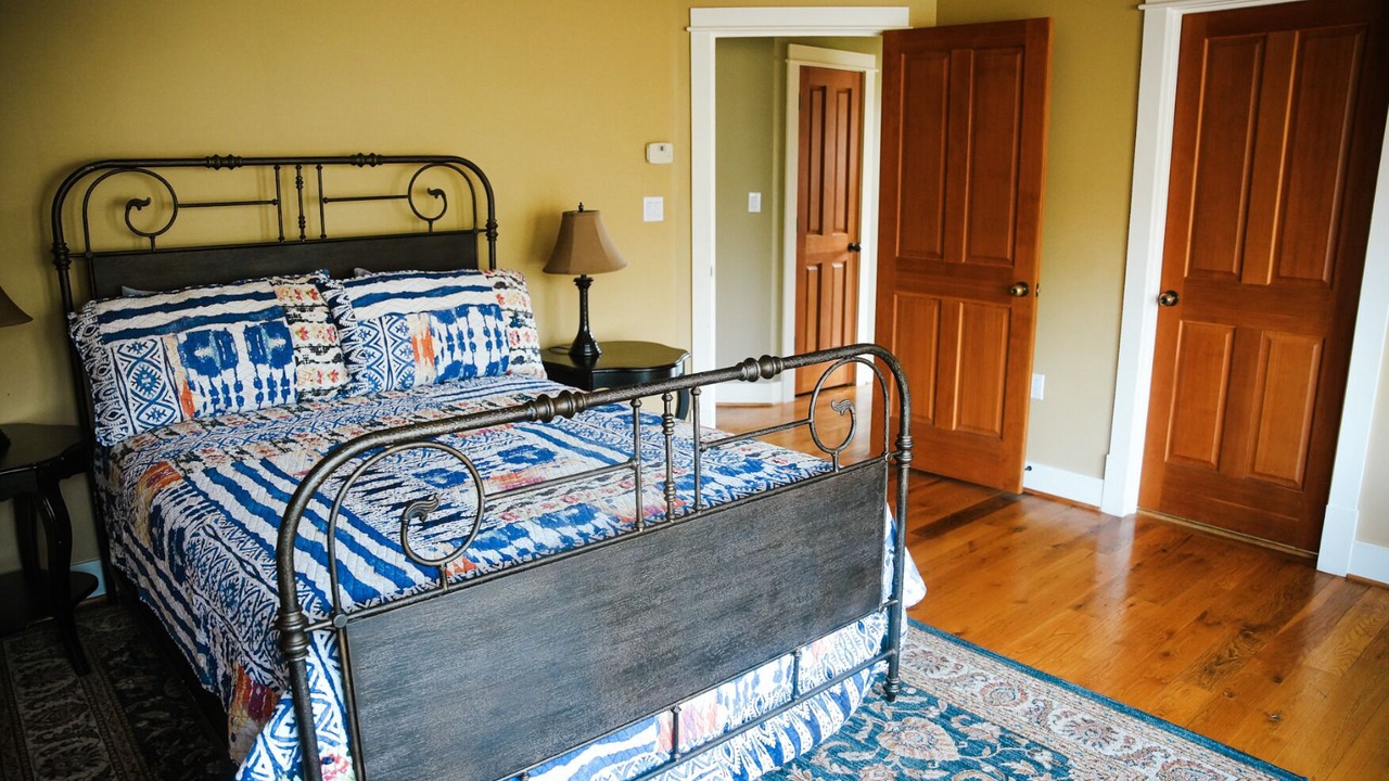Photo of Bedroom in Roseland