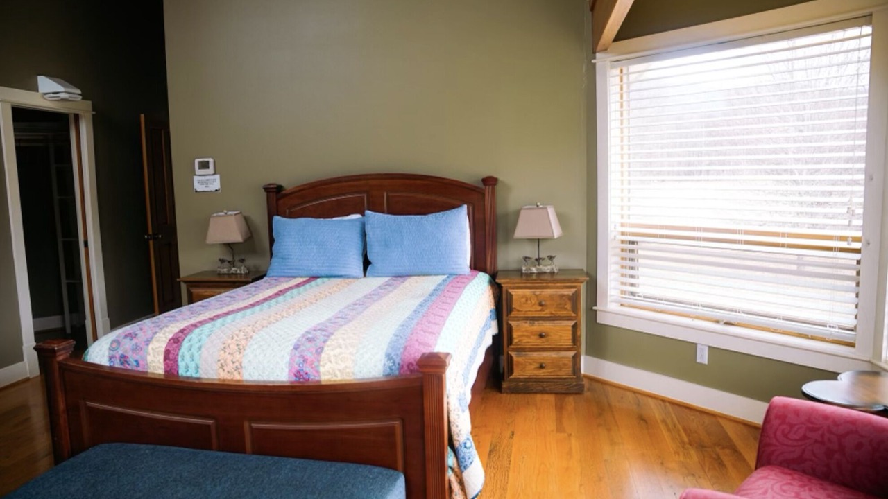 Photo of Bedroom in Roseland