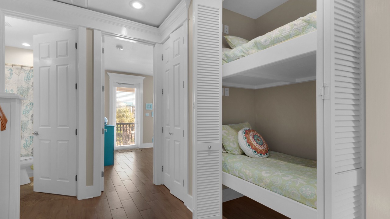 Photo of Bedroom in Miramar Beach