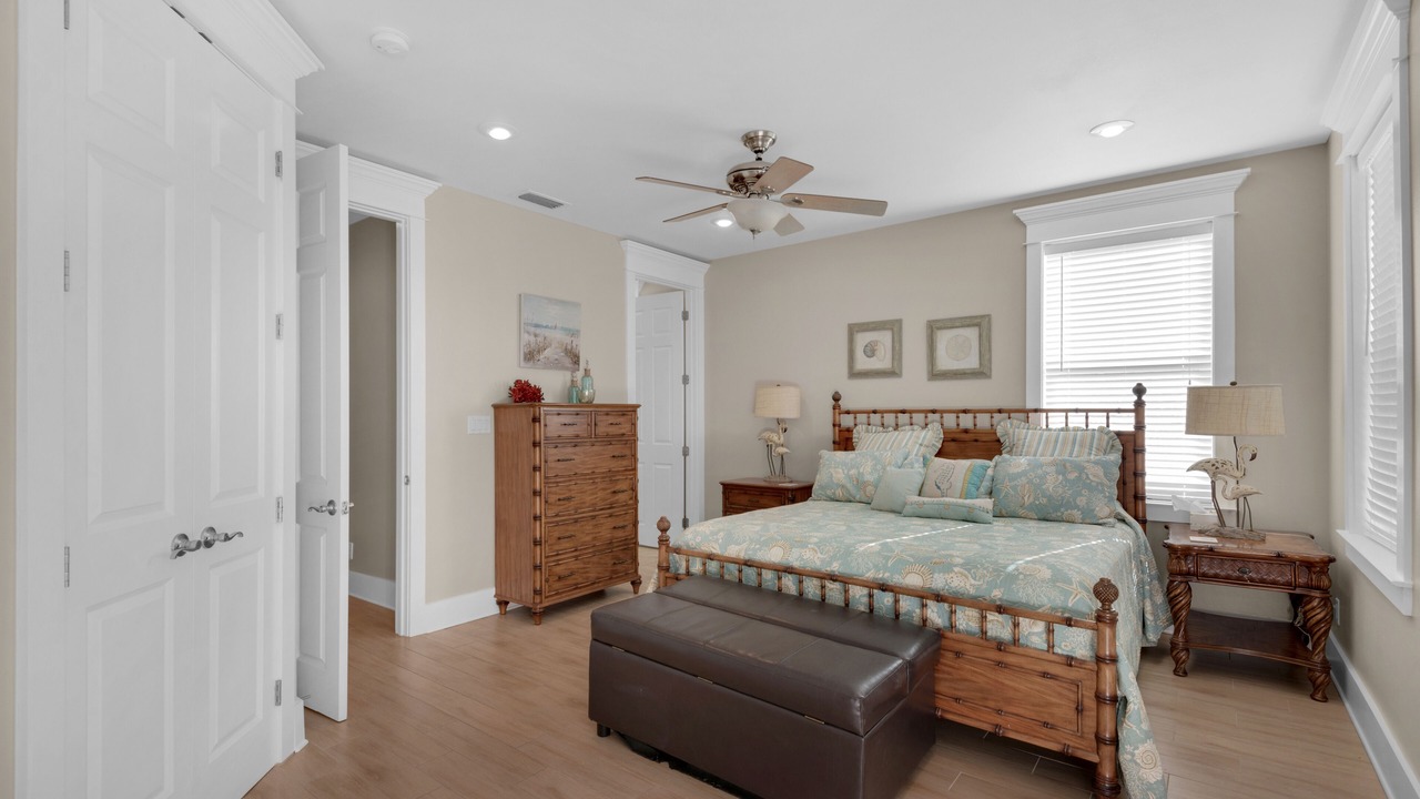 Photo of Bedroom in Miramar Beach