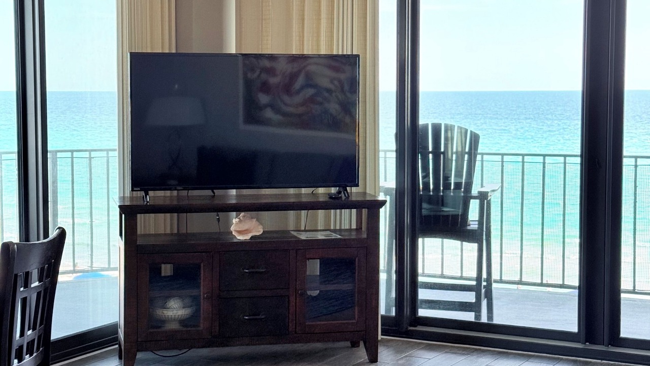 Photo of Livingroom in Biltmore Beach
