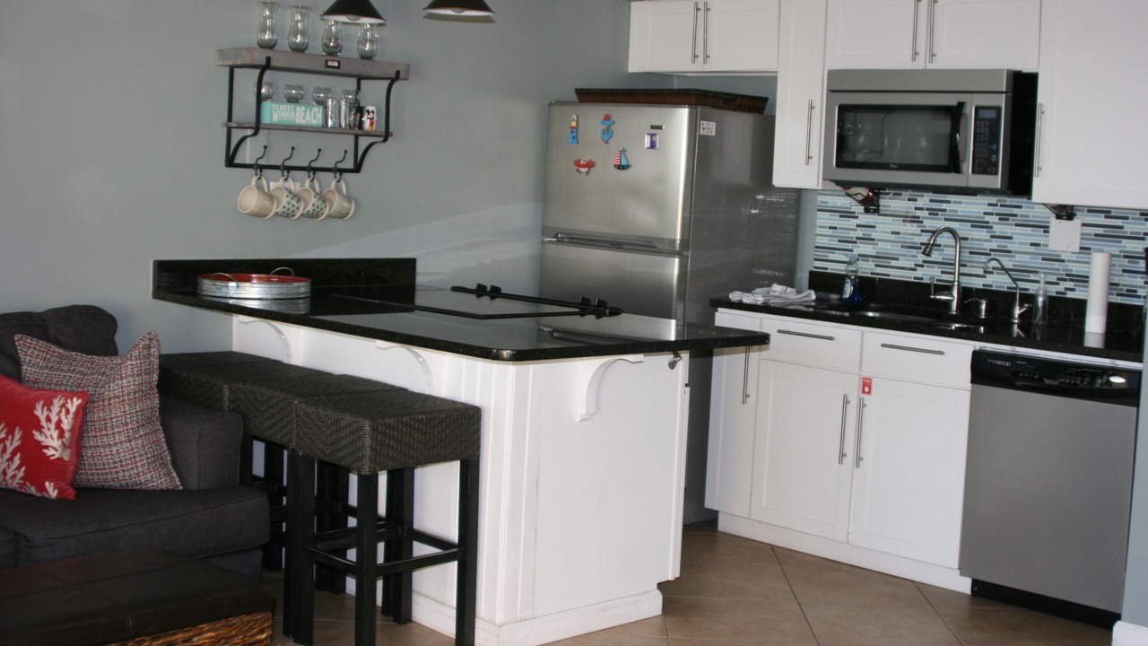 Photo of Kitchen in Biltmore Beach