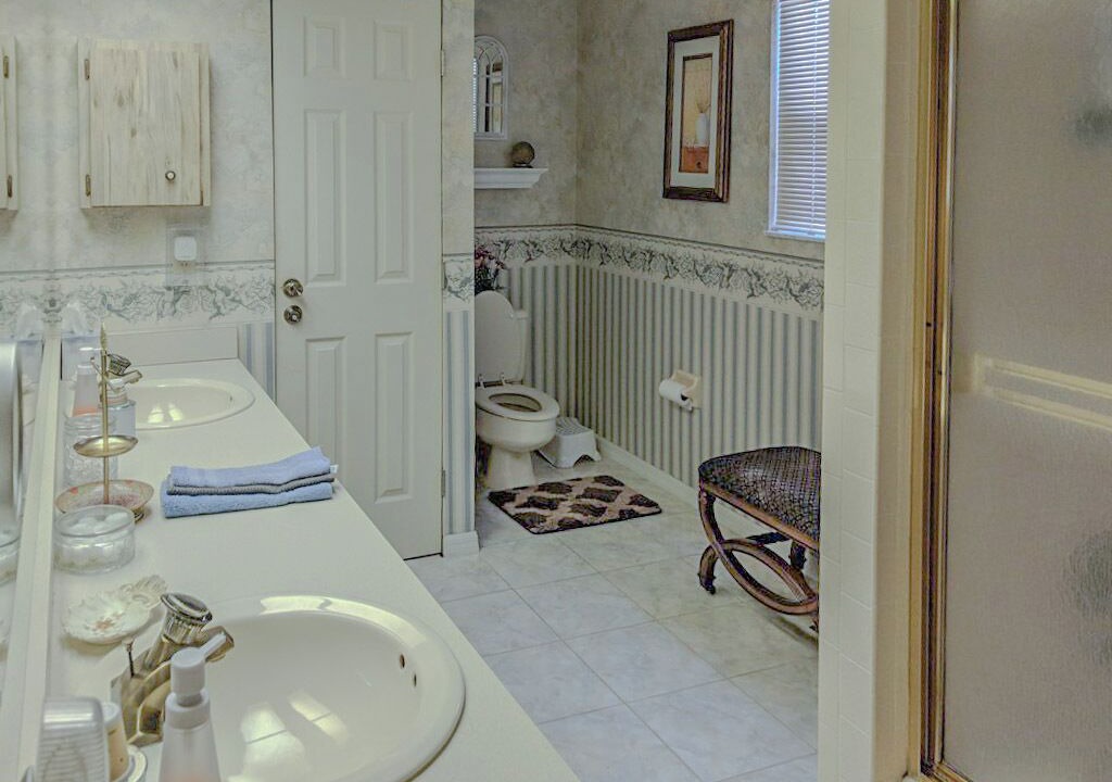 Photo of Bathroom in Dunnellon