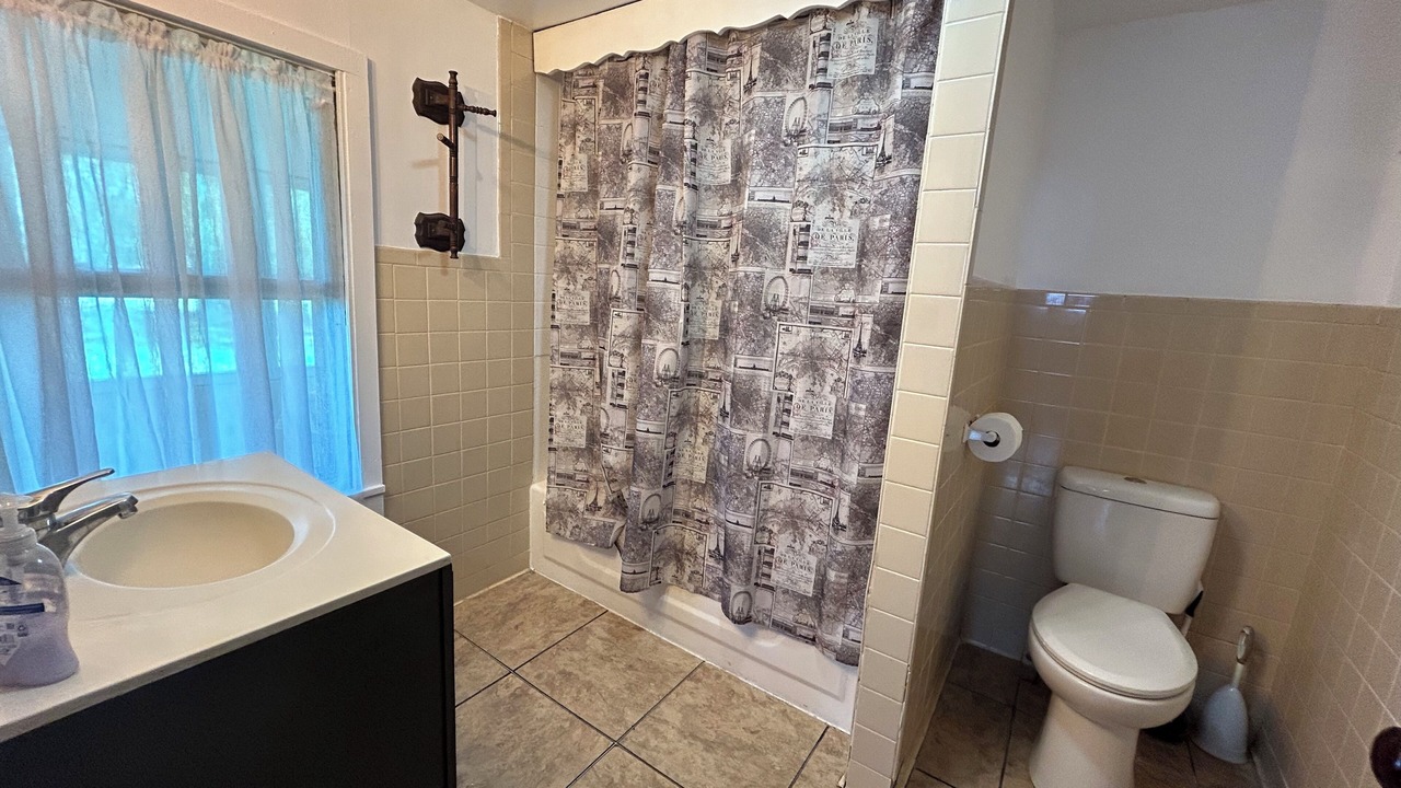 Photo of Bathroom in Dexter