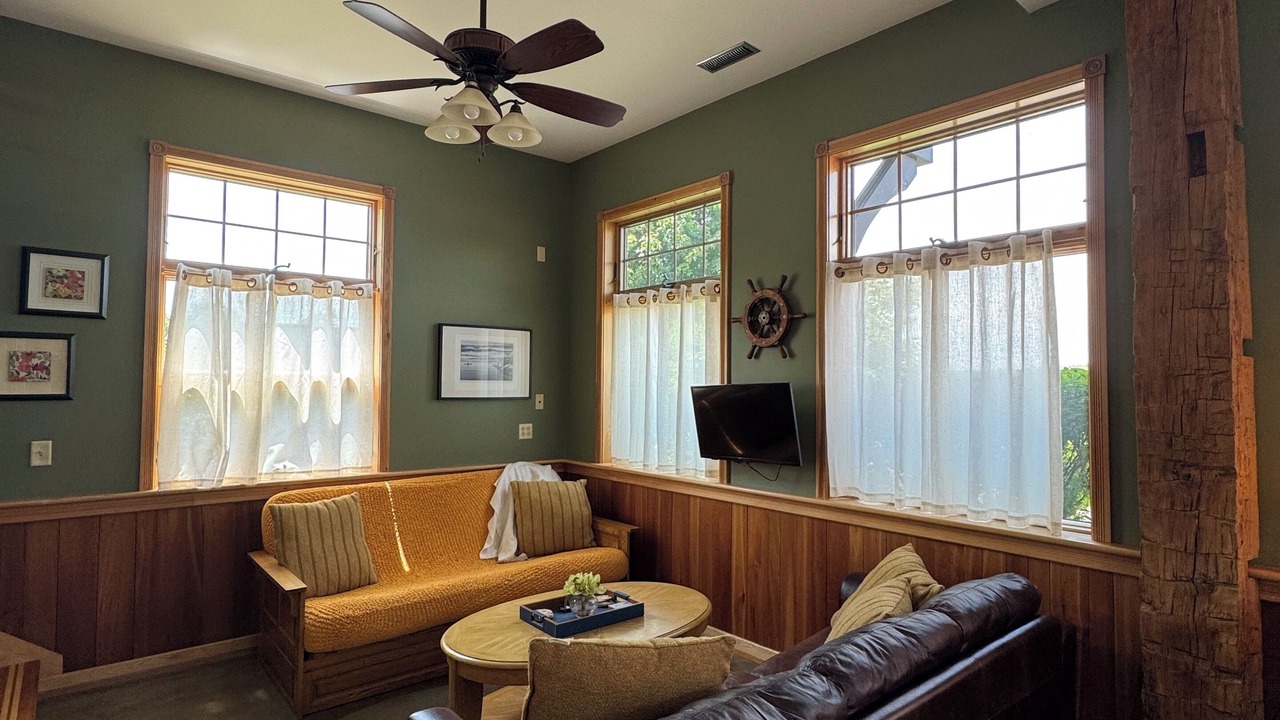 Photo of Livingroom in Alexandria Bay