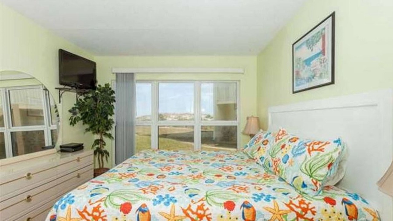 Photo of Bedroom in Crescent Beach