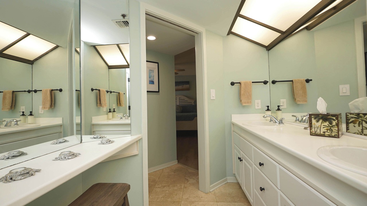 Photo of Bathroom in Holiday Isle