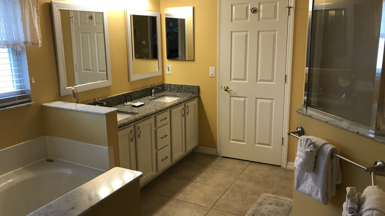 Photo of Bedroom in Windsor Palms