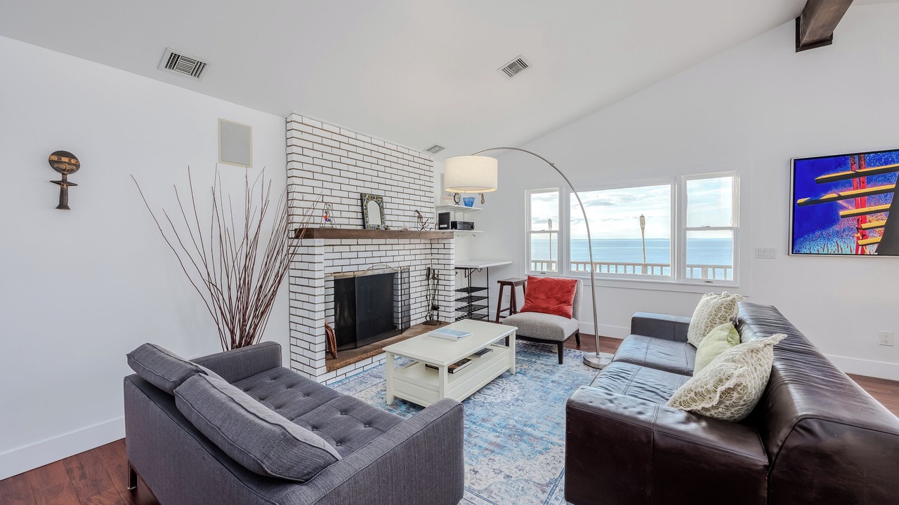 Photo of Livingroom in Sound Beach