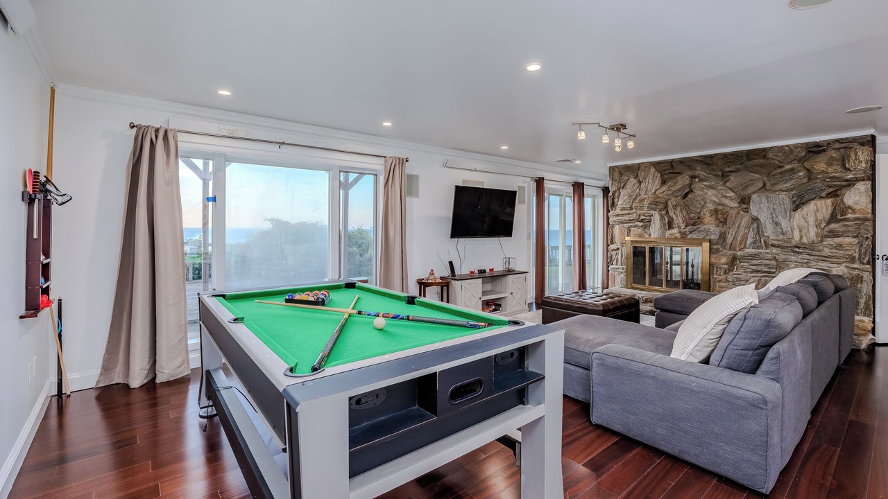 Photo of Livingroom in Sound Beach