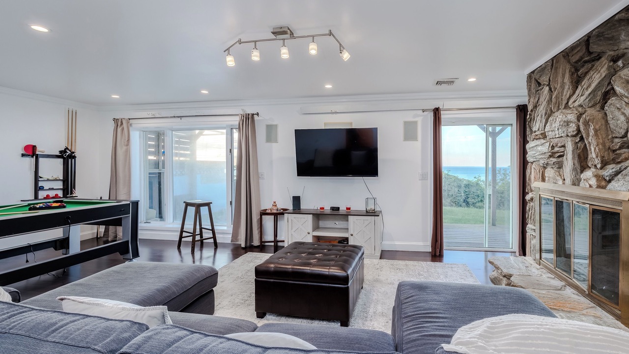 Photo of Livingroom in Sound Beach