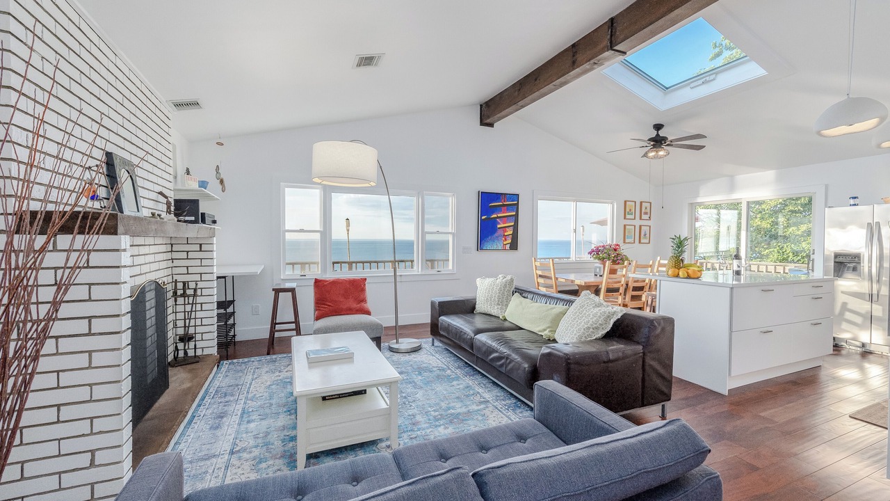 Photo of Livingroom in Sound Beach
