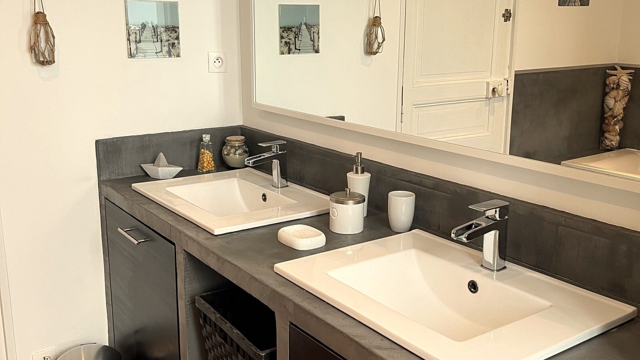 Photo of Bathroom in Lancieux
