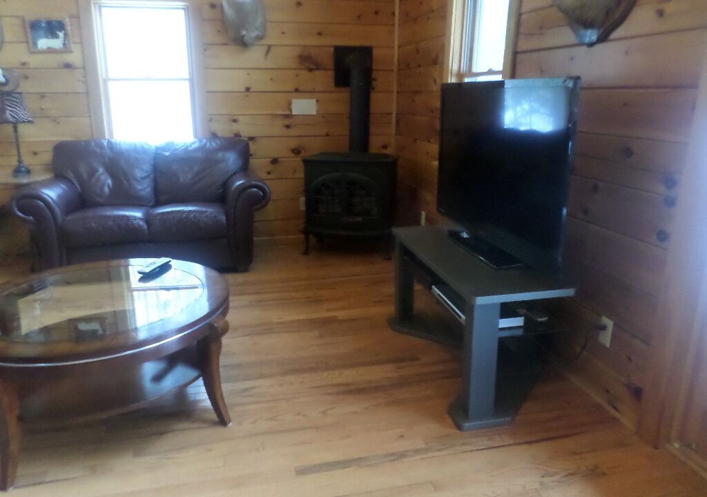 Photo of Livingroom in Candor