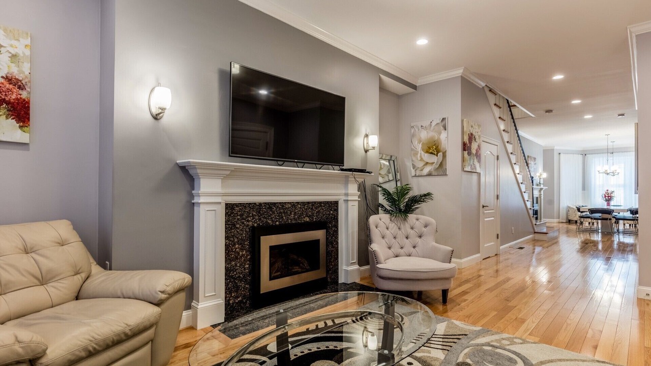 Photo of Livingroom in Longwood