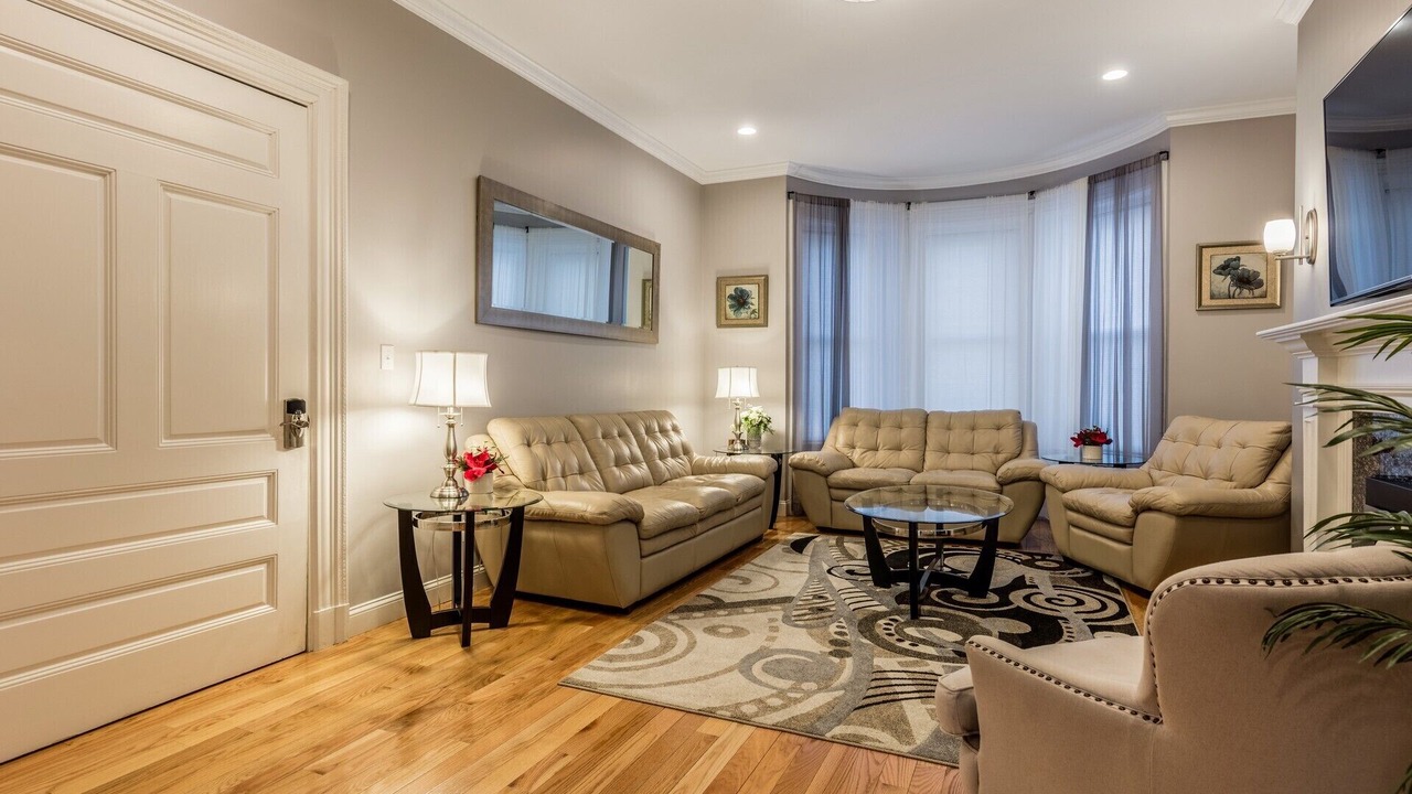 Photo of Livingroom in Longwood