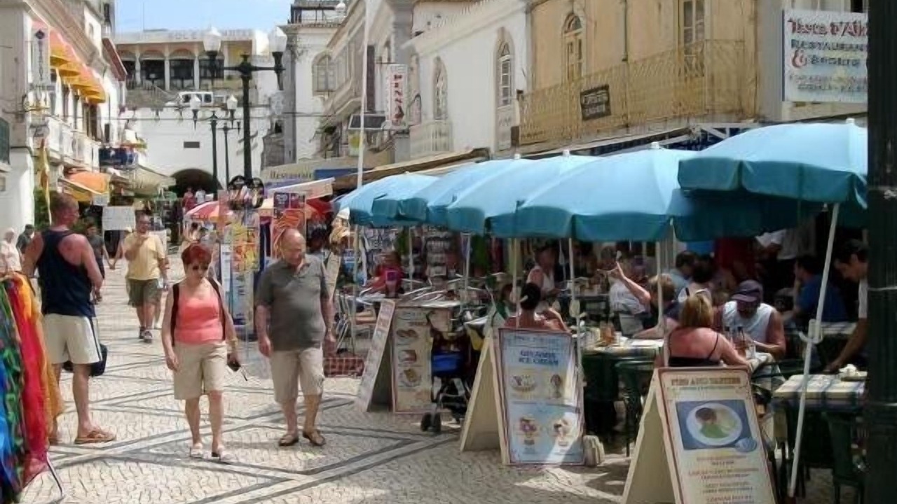 Photo of Others in Alpouvar