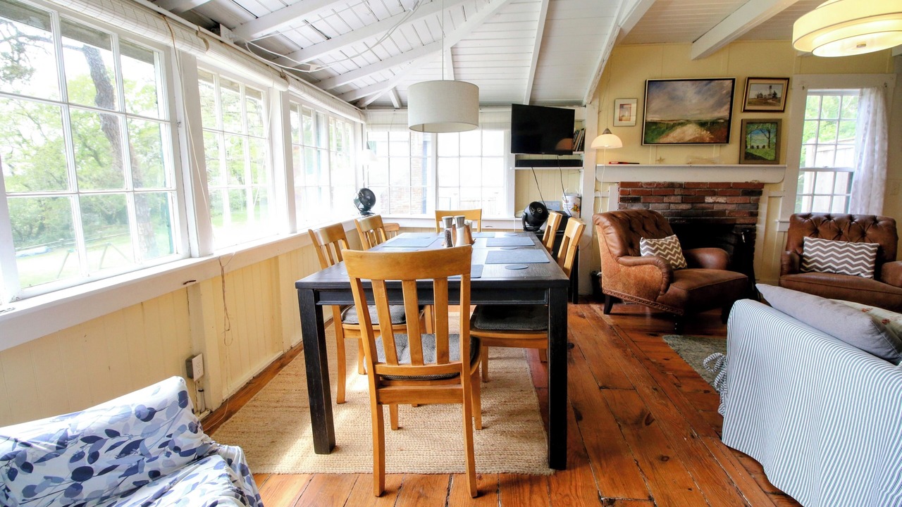 Photo of Livingroom in Truro