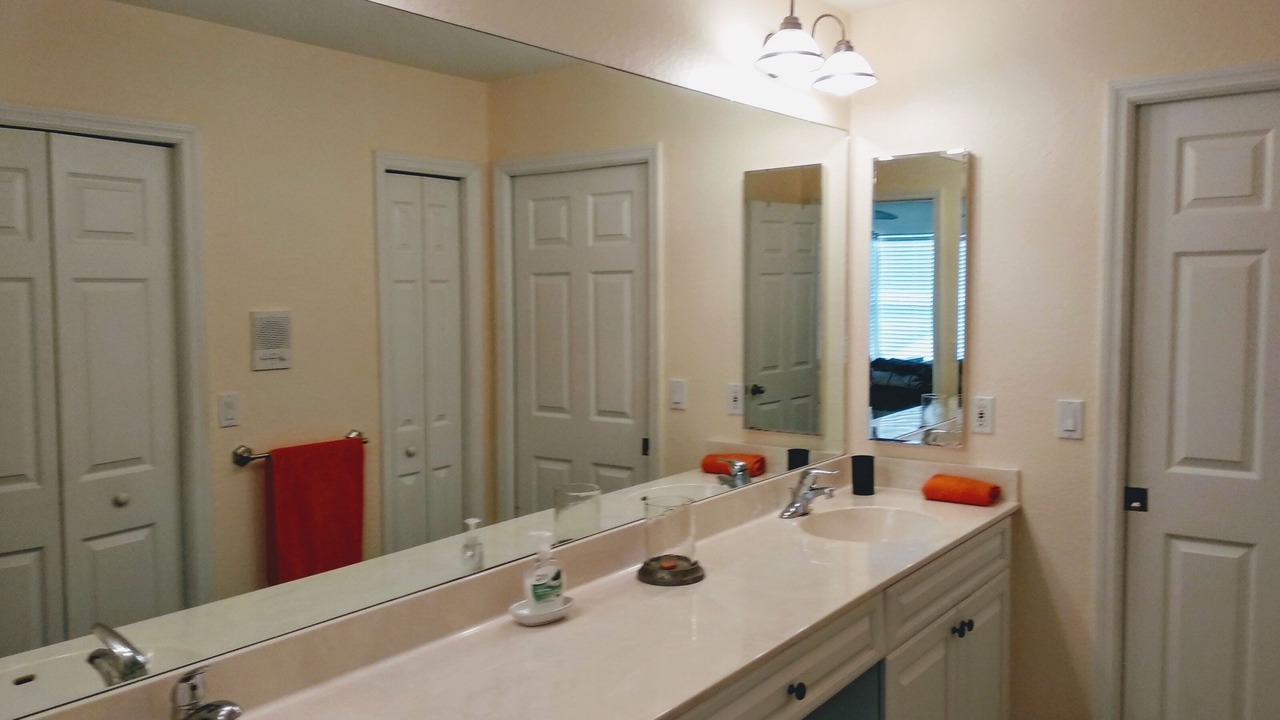 Photo of Bathroom in Caloosahatchee