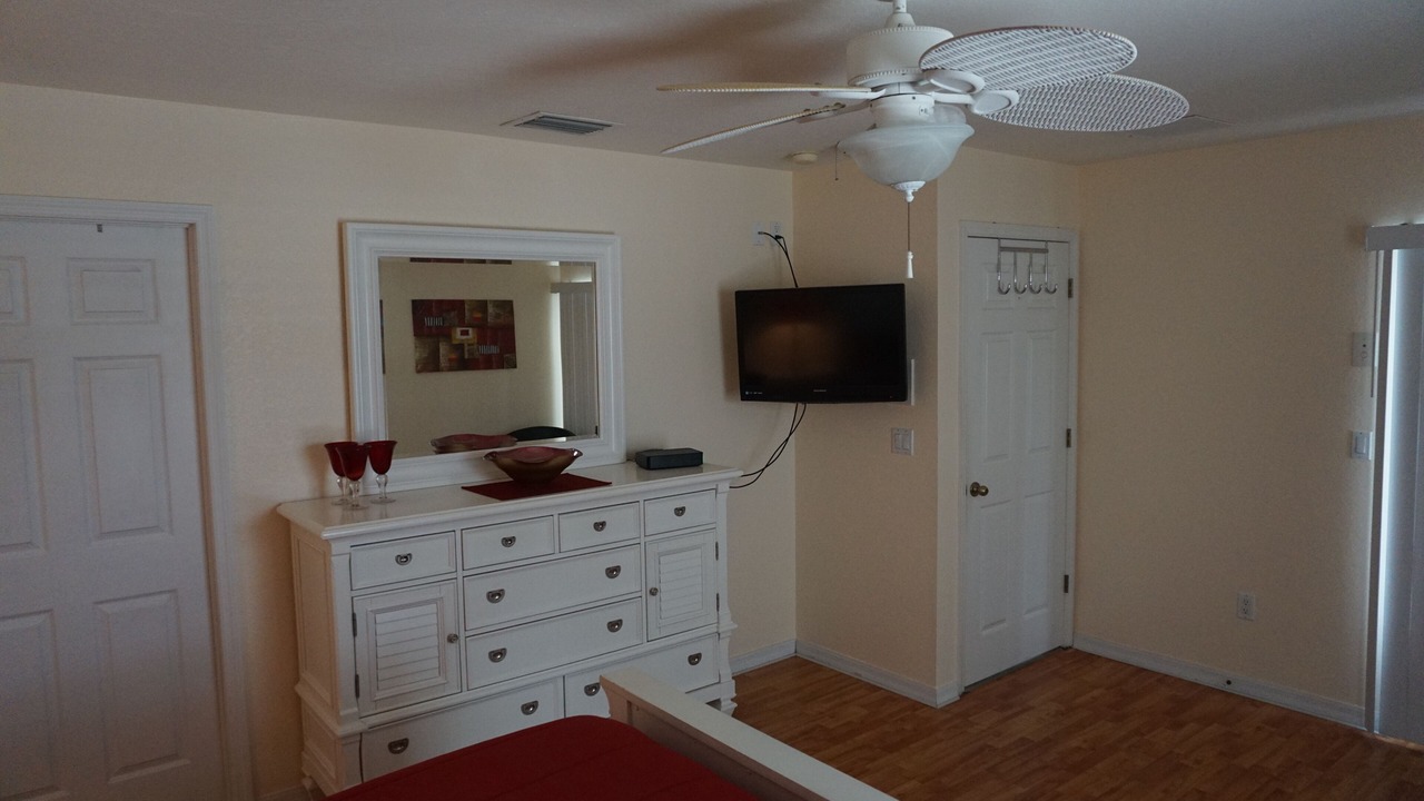 Photo of Bedroom in Caloosahatchee