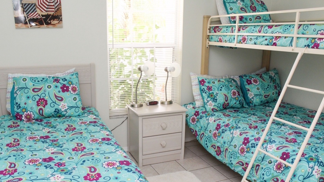 Photo of Bedroom in Windward Cay
